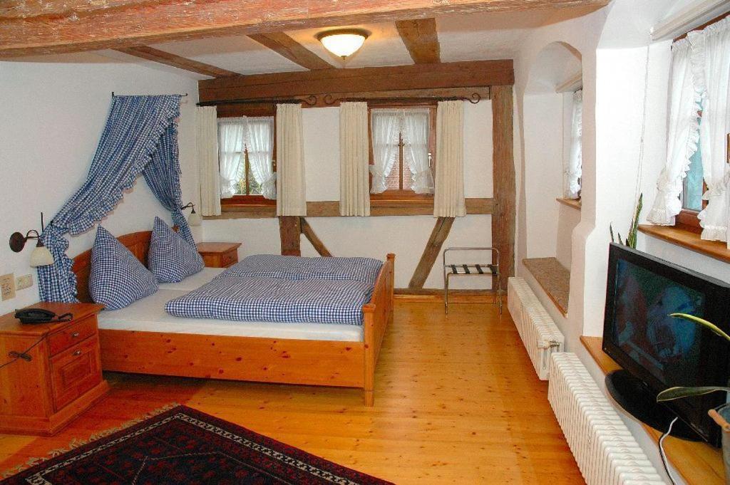 Landhaus Zum Falken Tauberzell Exterior foto
